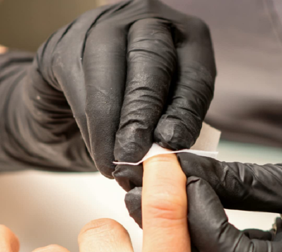 ROTOLO DI 500 PEZZI QUADRATI DI CELLULOSA PER RIMOZIONI E RICOSTRUZIONI UNGHIE MANI